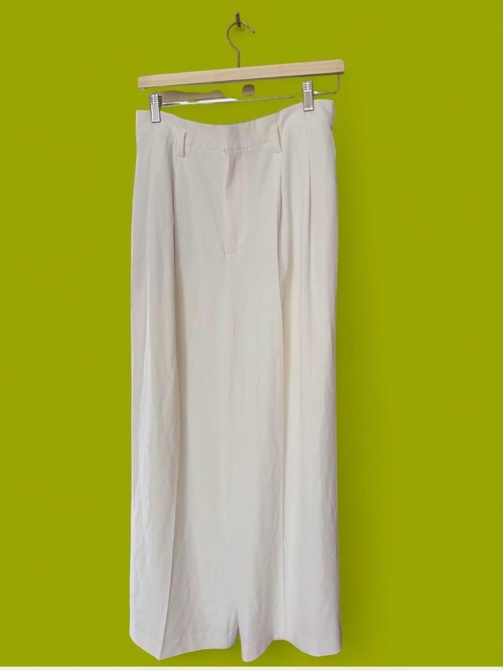 Elegant Uniqlo white Wide-Leg Trousers